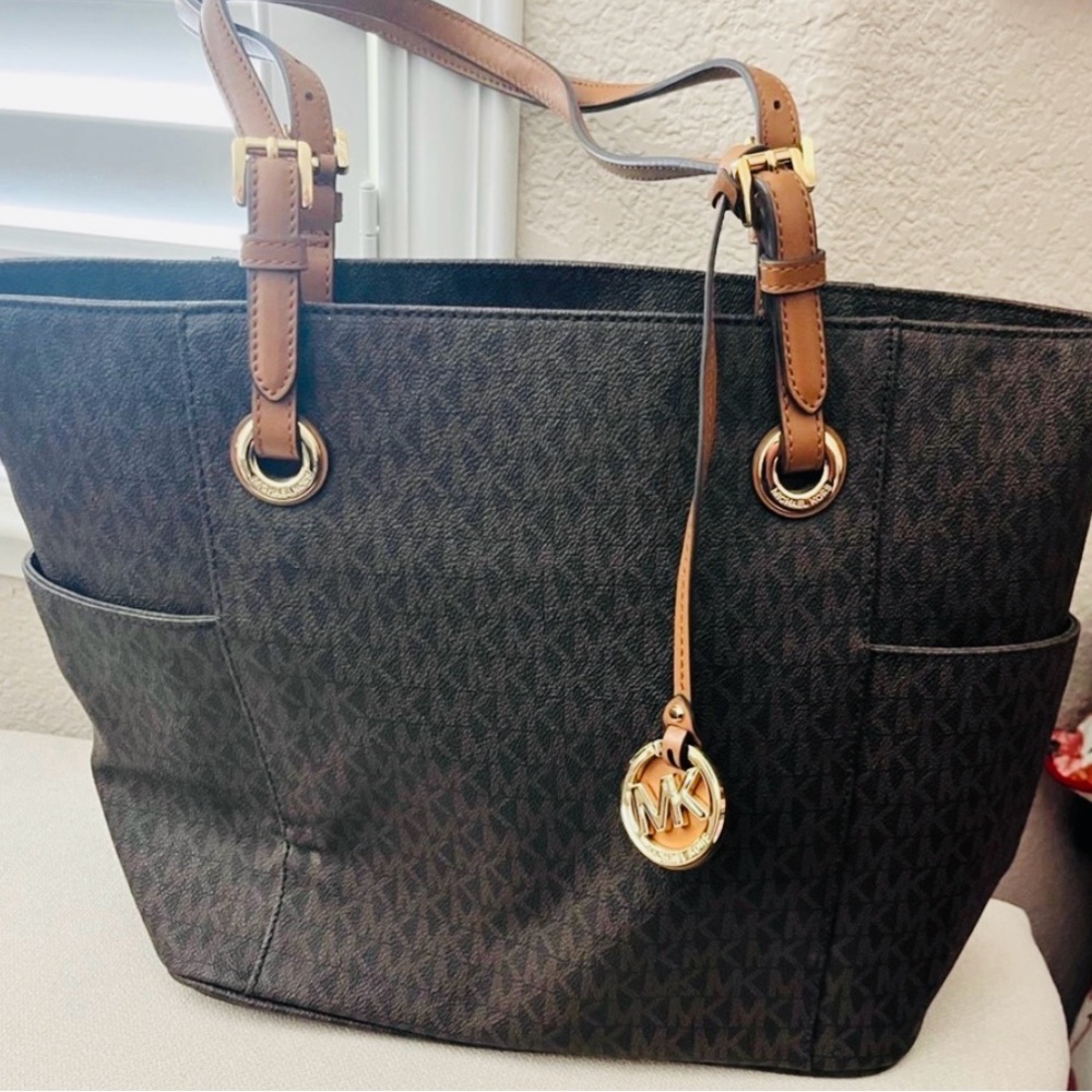 🌷ONE DAY SALE🌷Michael Kors Black and Brown Tote Bag. New with tags